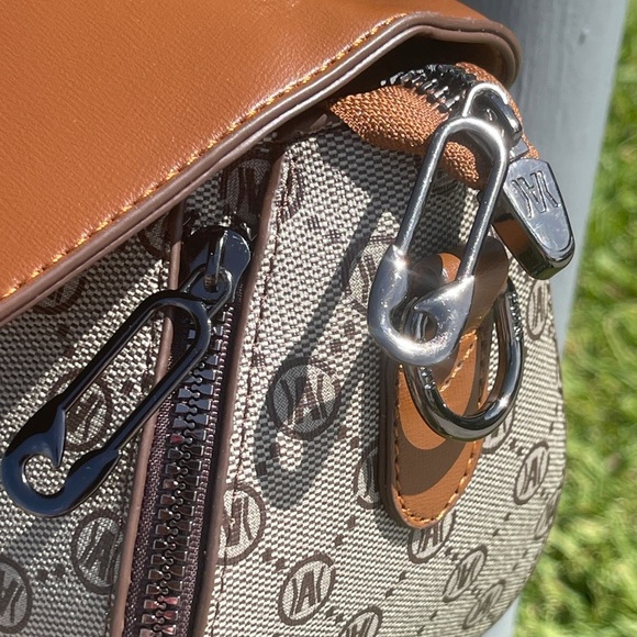 Women’s Elegant Geometric Pattern Crossbody Bag - Picture 7 of 12